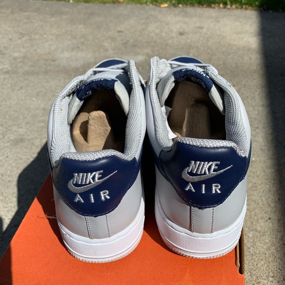 Nike Vintage Air Force LE Shoes - Picture 4 of 6